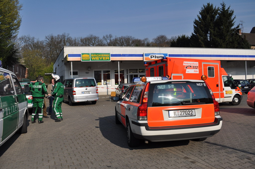 Messerstecherei Koeln Duennwald Berlinerstr P02.JPG